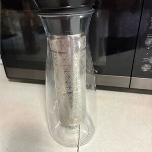 Clear Glass Carafe with Geometric DesignTupperware